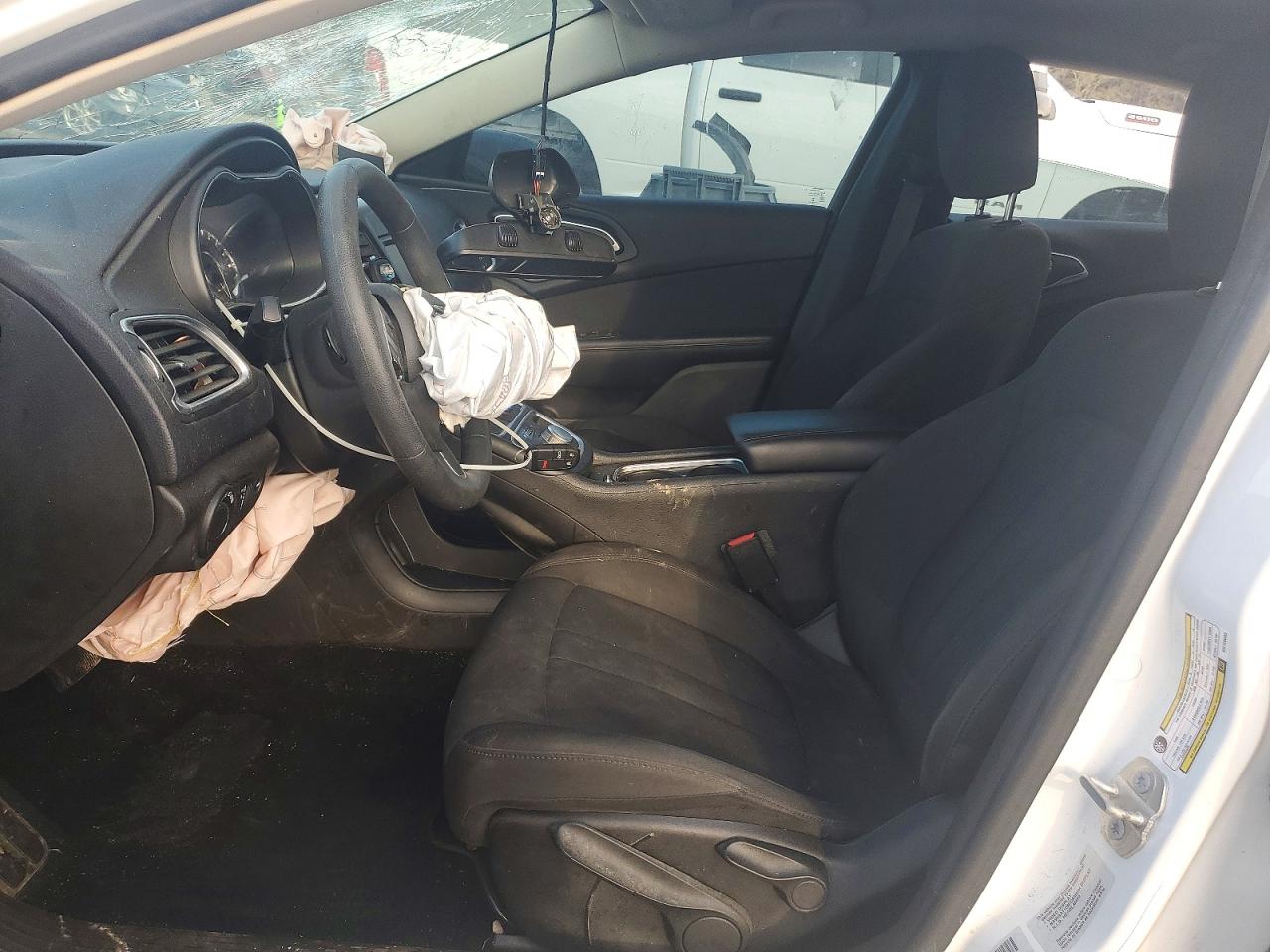 2016 CHRYSLER 200 LIMITED photo 7