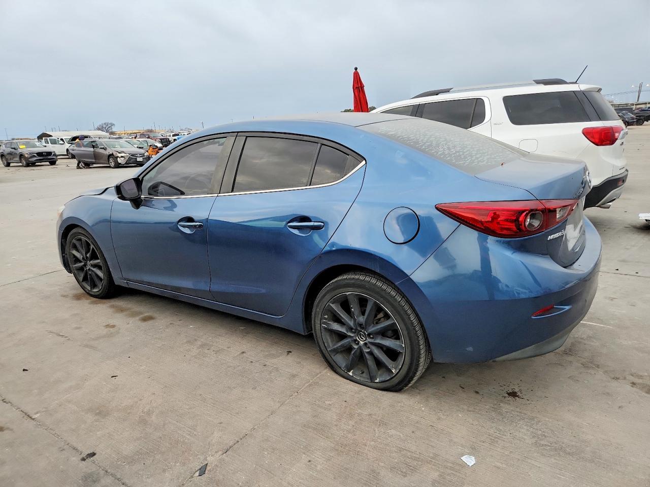 2017 MAZDA 3 TOURING photo 2