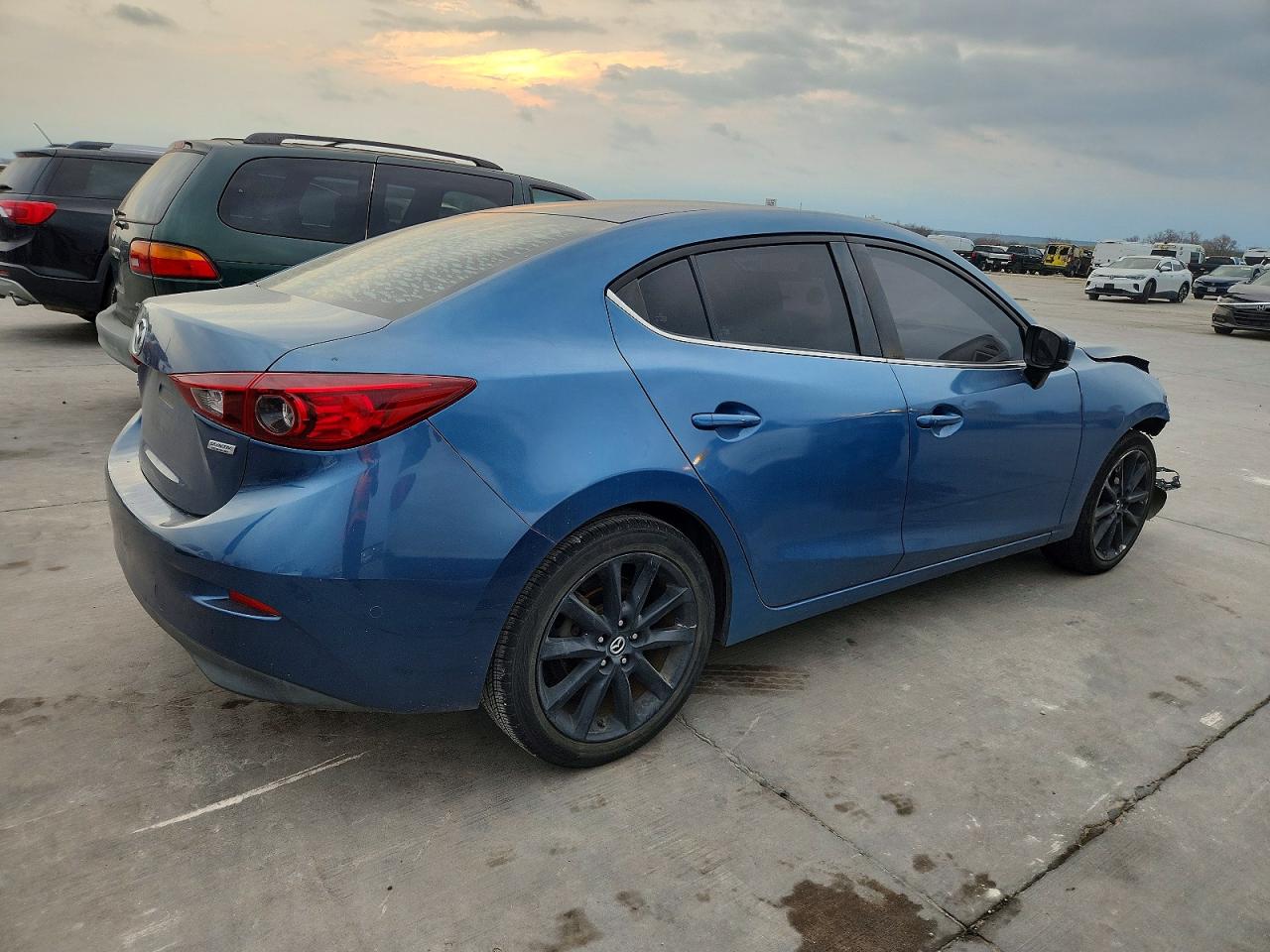 2017 MAZDA 3 TOURING photo 3