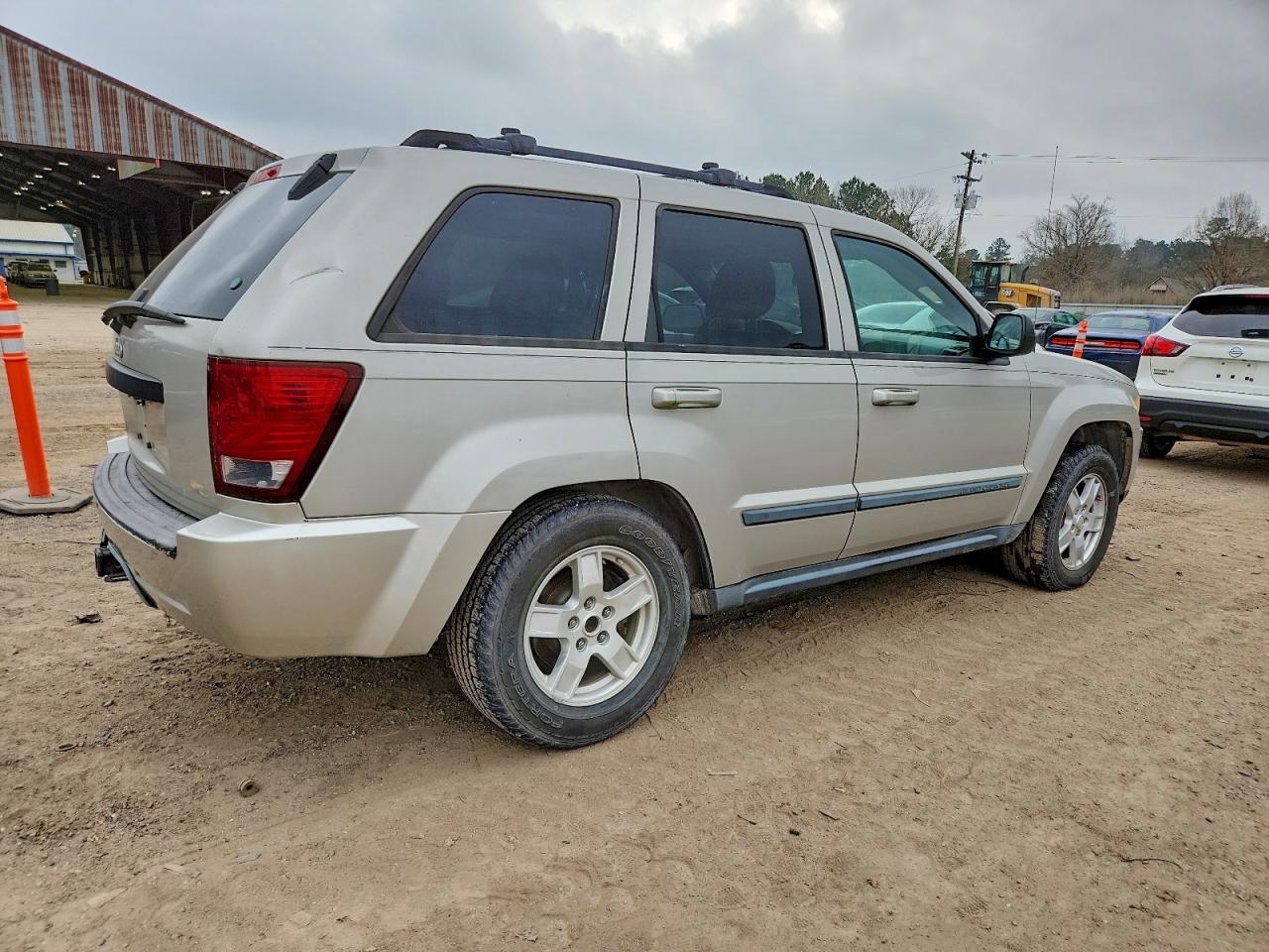 2007 JEEP GRAND CHEROKEE LAREDO photo 3