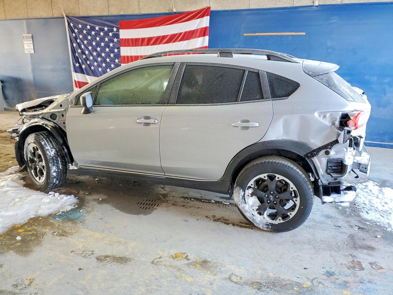 2023 SUBARU CROSSTREK photo 2