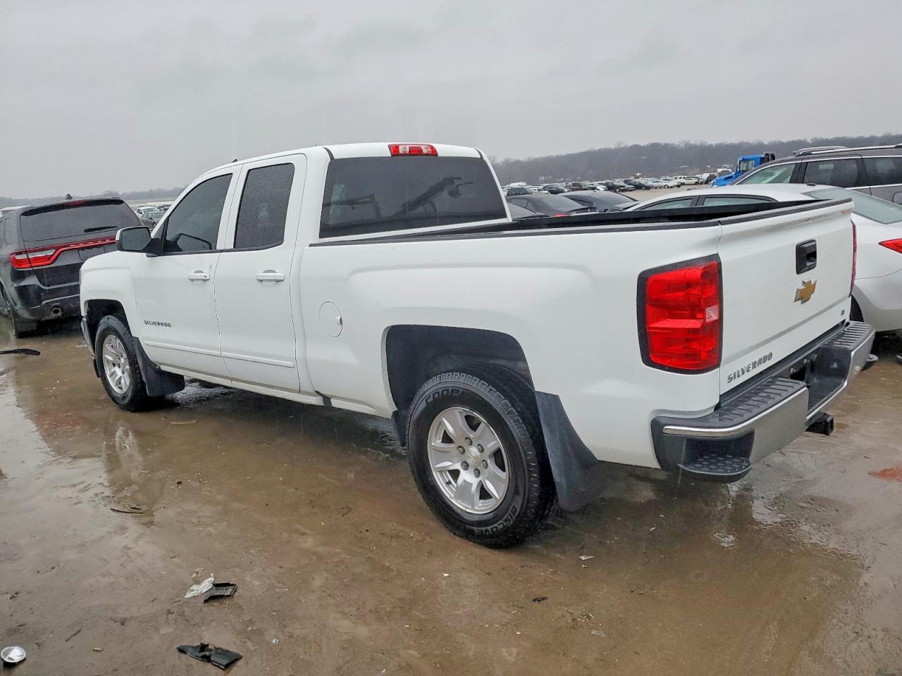 2017 CHEVROLET SILVERADO C1500 LT photo 2