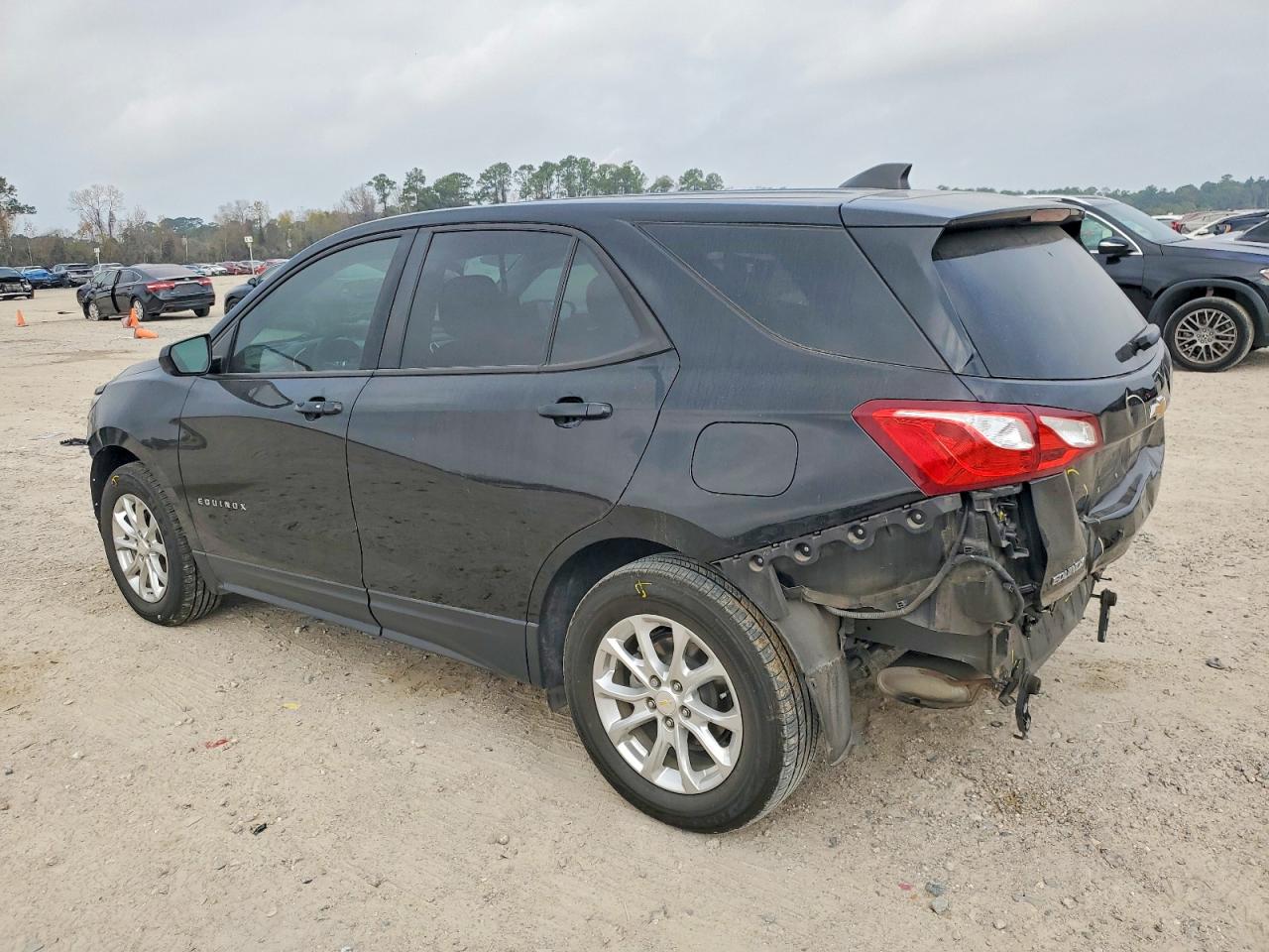 2021 CHEVROLET EQUINOX LS photo 2