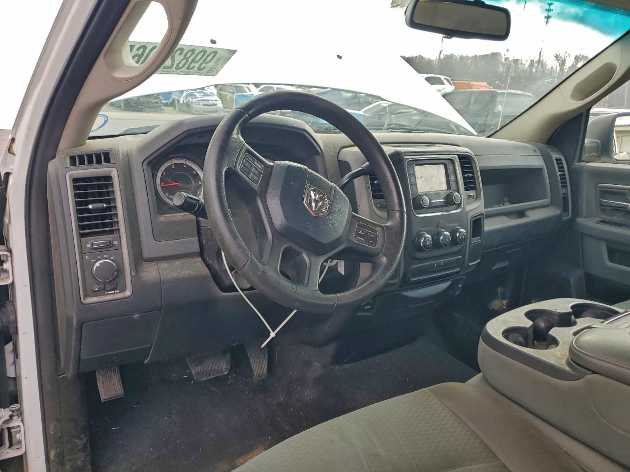 2016 RAM 1500 ST photo 8