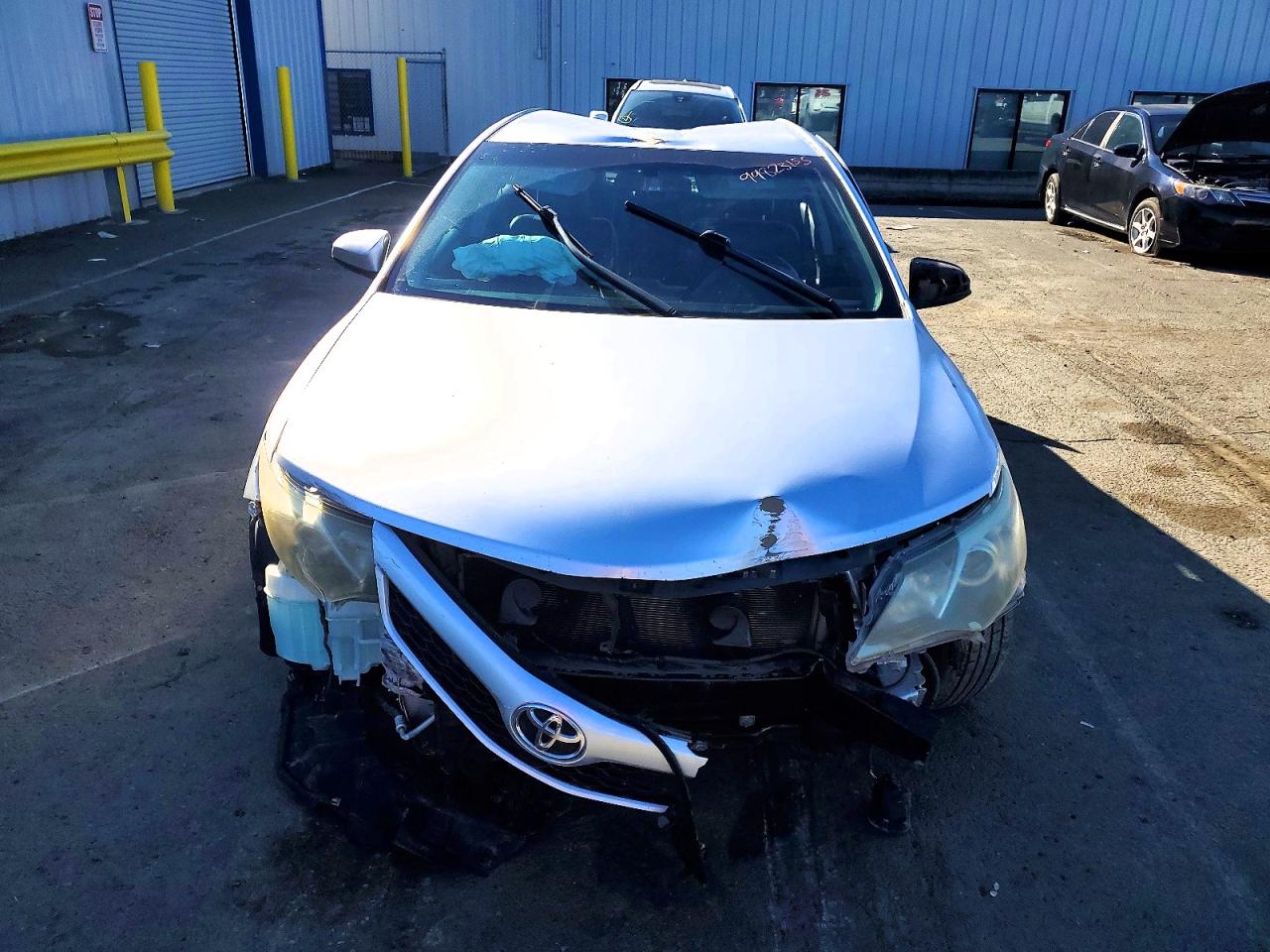 2013 TOYOTA CAMRY photo 5