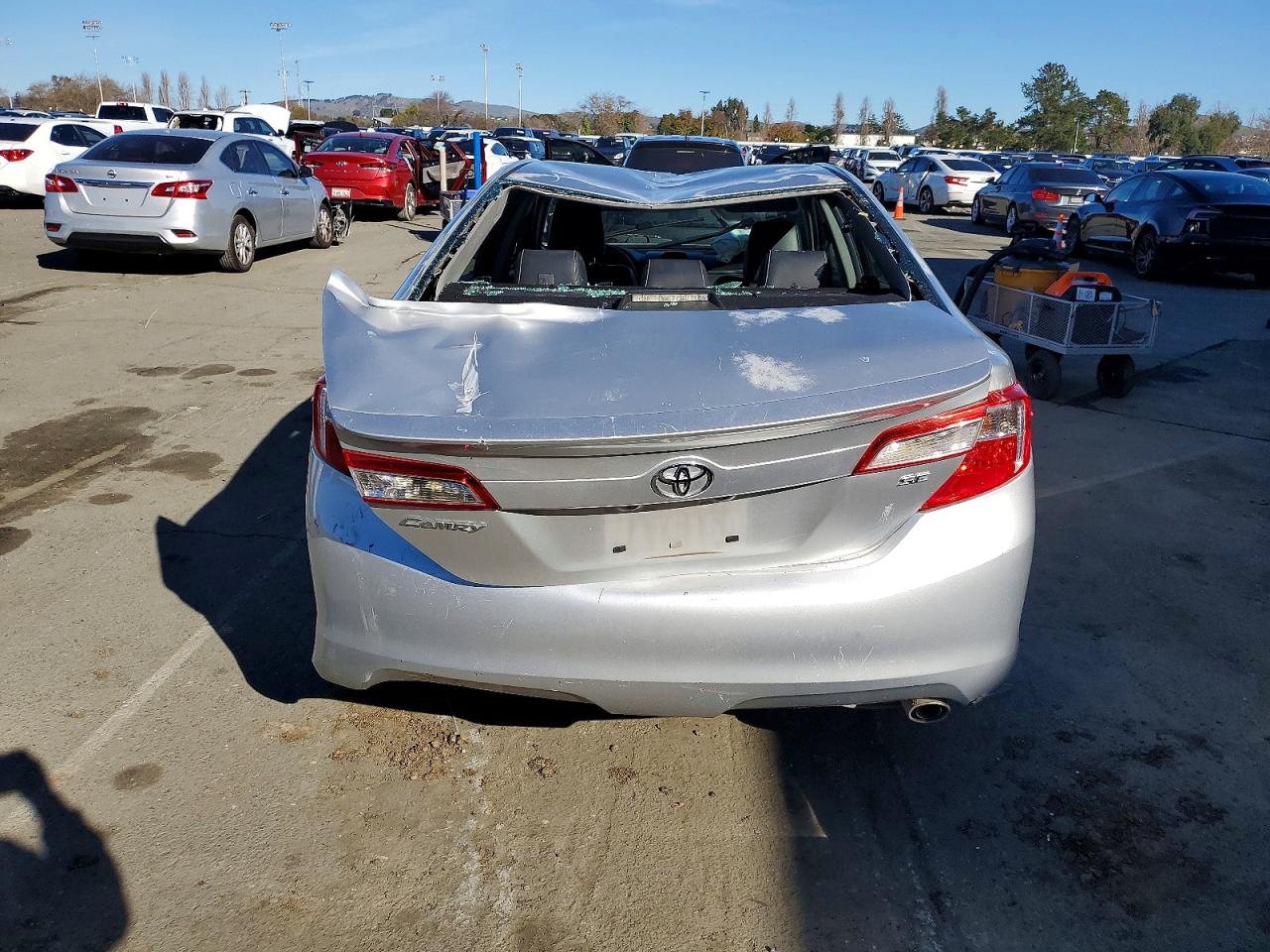 2013 TOYOTA CAMRY photo 6