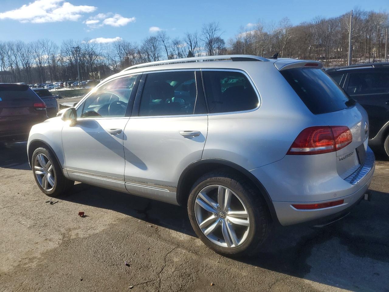 2014 VOLKSWAGEN TOUAREG V6 photo 3