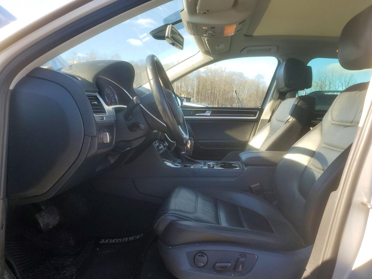 2014 VOLKSWAGEN TOUAREG V6 photo 13