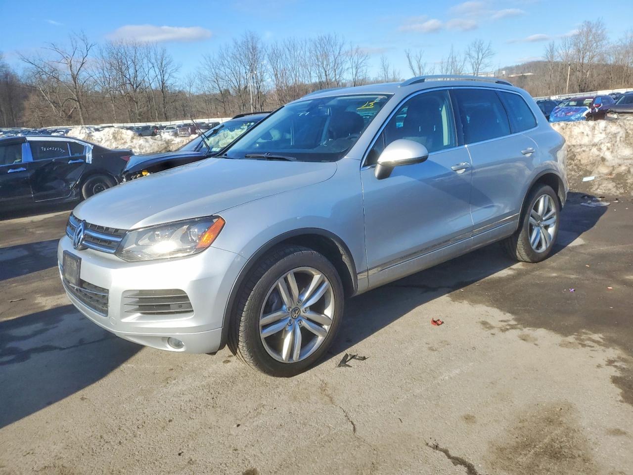 2014 VOLKSWAGEN TOUAREG