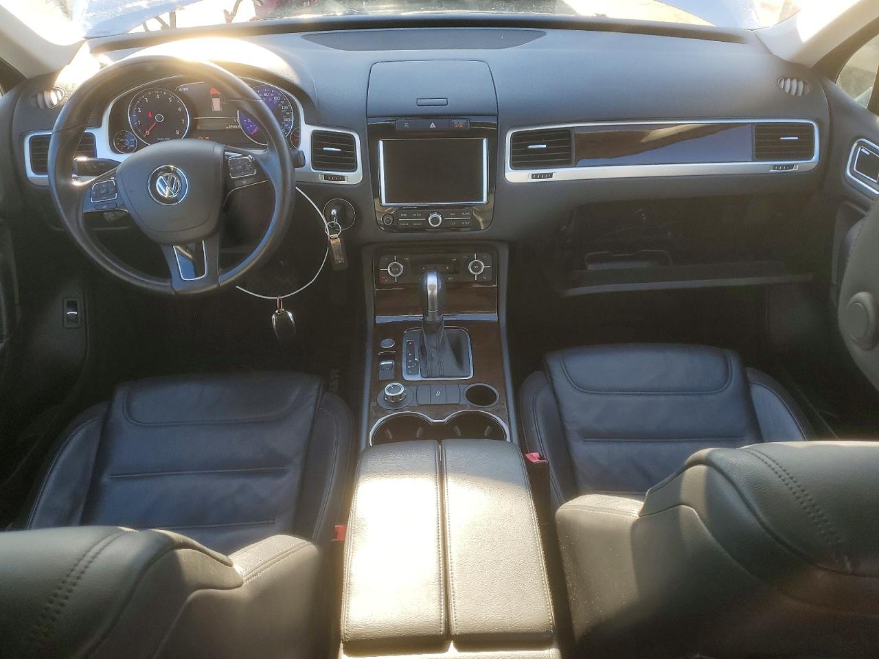 2014 VOLKSWAGEN TOUAREG V6 photo 15