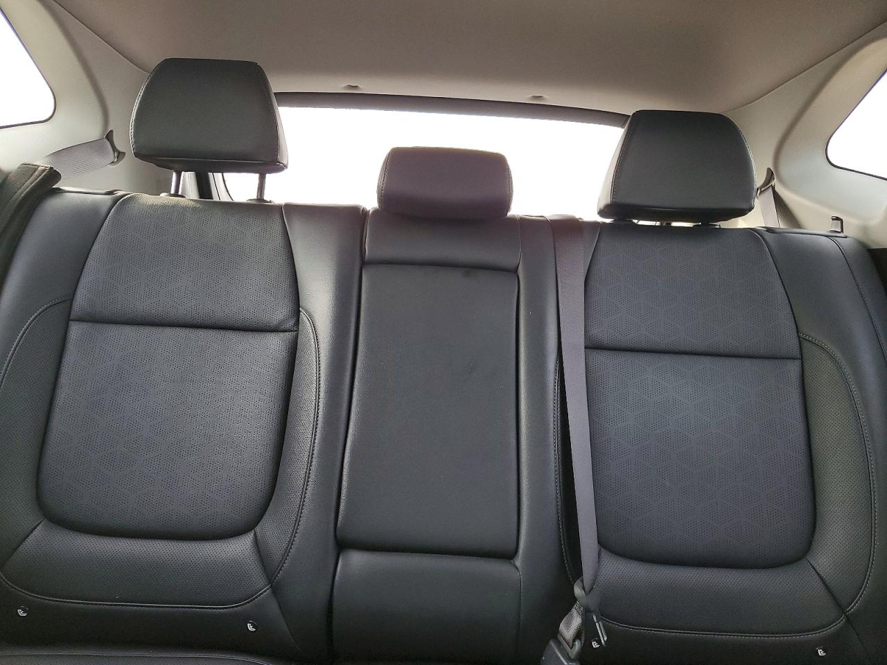2025 KIA SELTOS EX photo 19