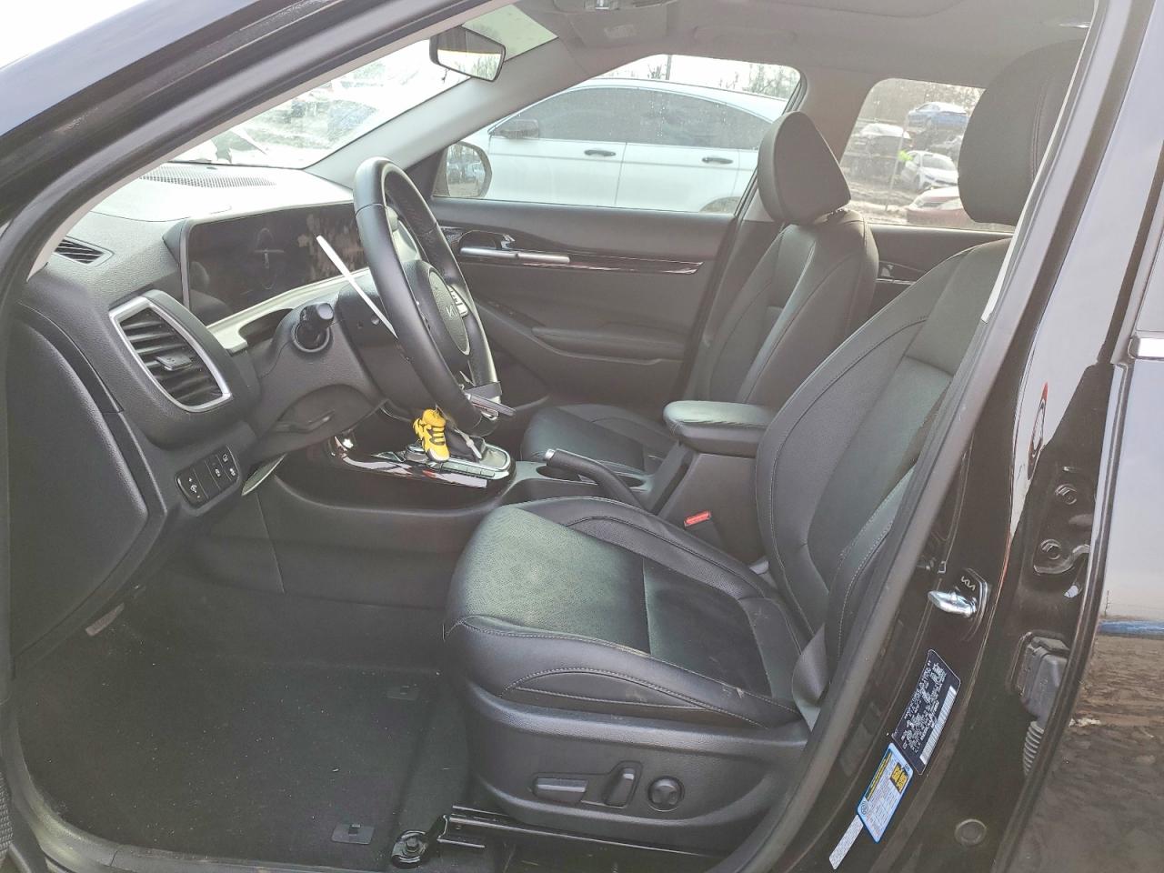 2025 KIA SELTOS EX photo 13