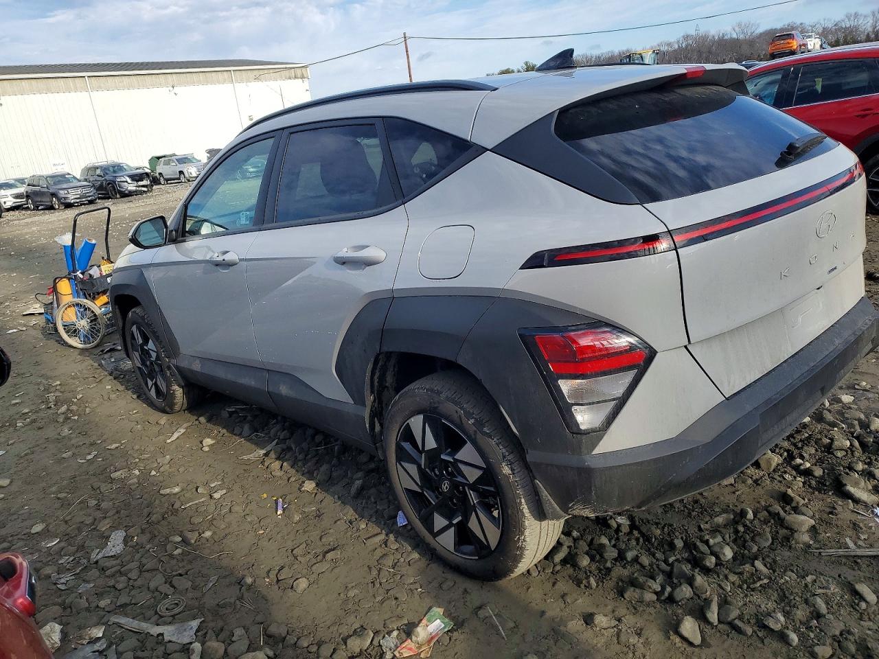 2025 HYUNDAI KONA SEL photo 2
