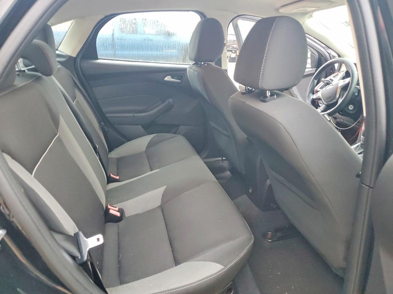 2014 FORD FOCUS SE photo 10