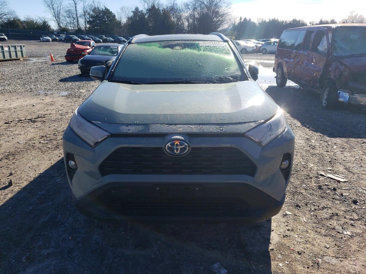 2019 TOYOTA RAV4 XLE photo 5
