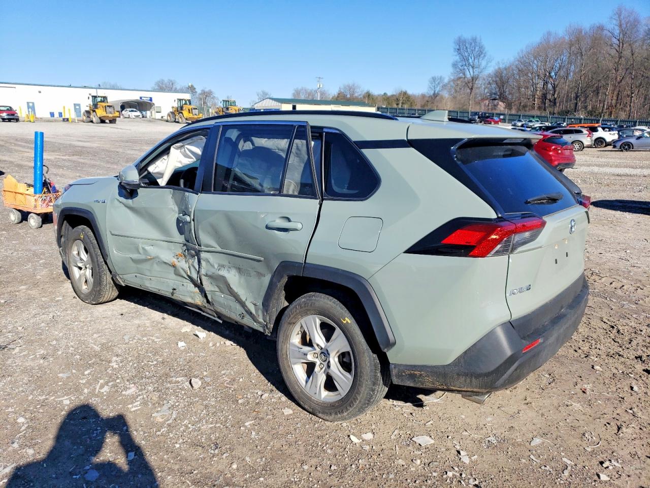 2019 TOYOTA RAV4 XLE photo 2