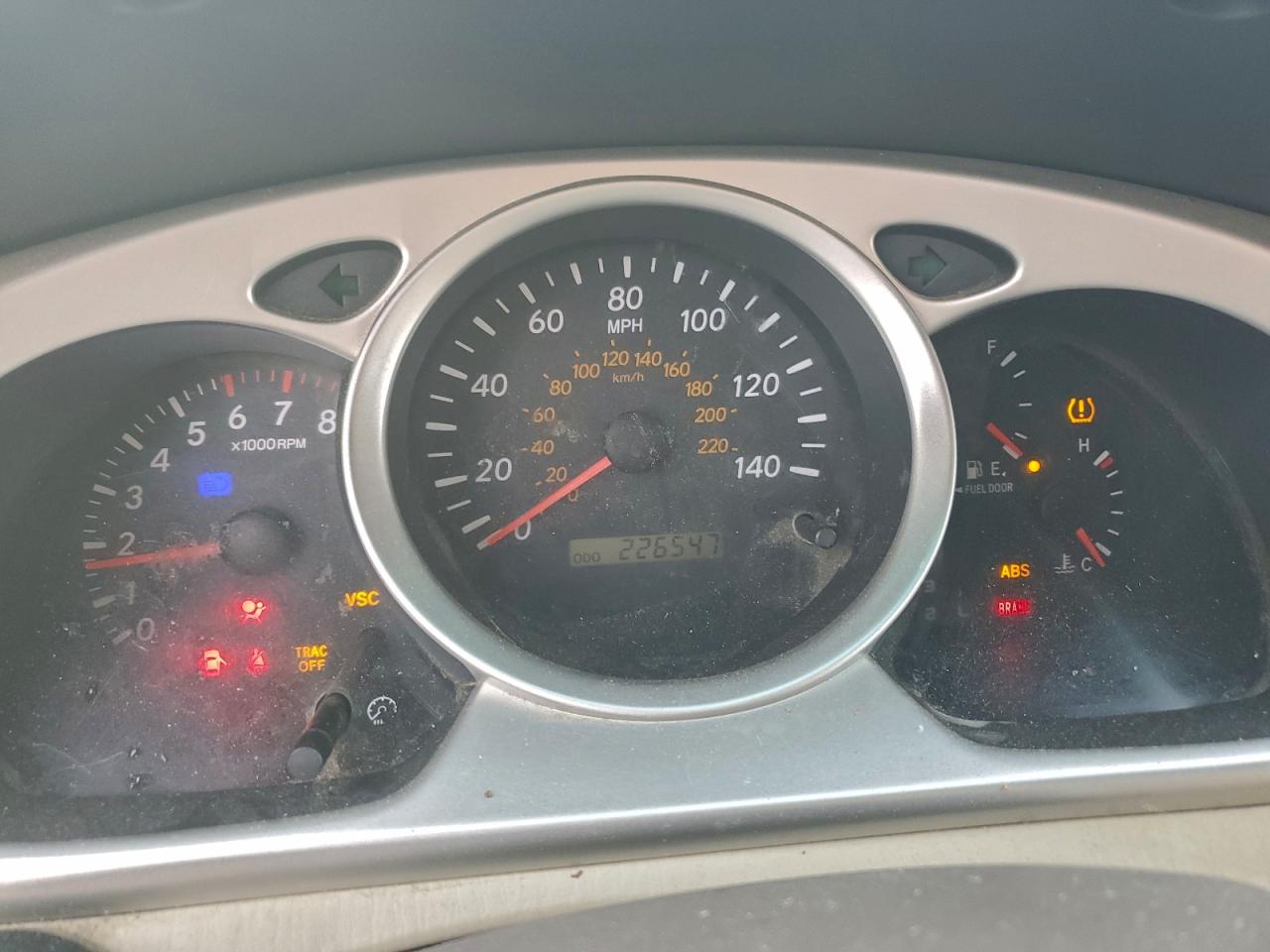 2005 TOYOTA HIGHLANDER LIMITED photo 9