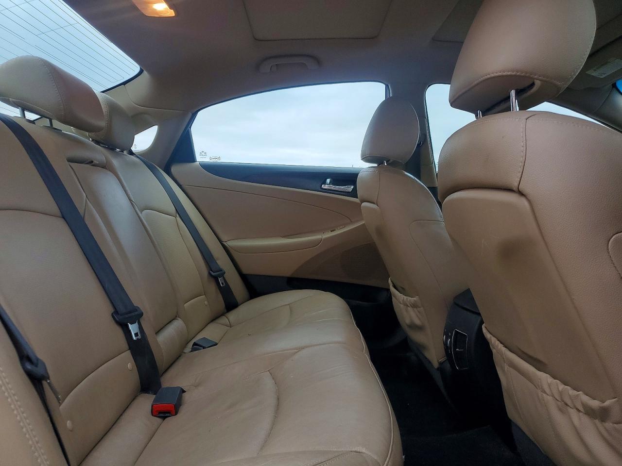 2013 HYUNDAI SONATA SE photo 19