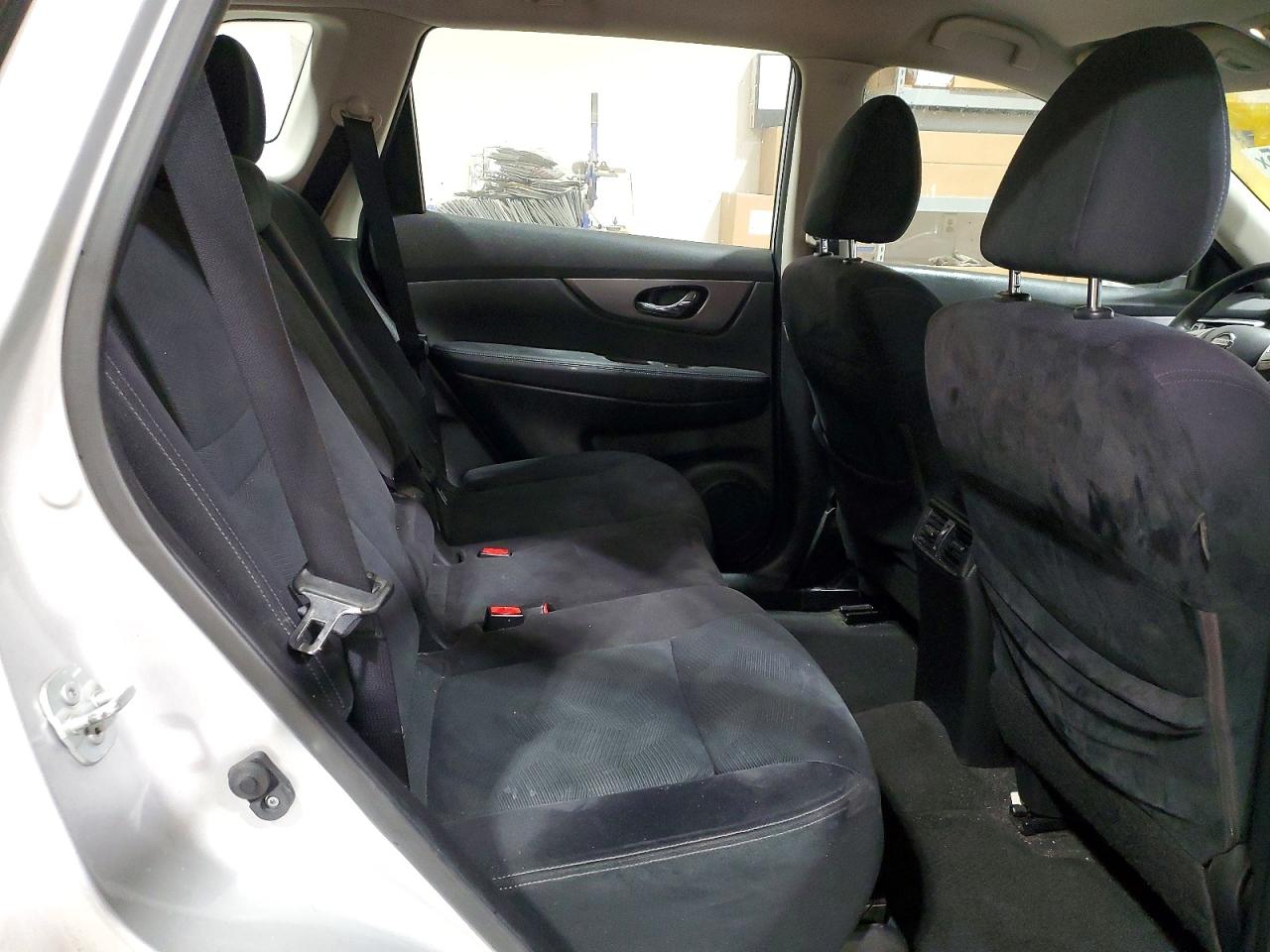 2016 NISSAN ROGUE S photo 11