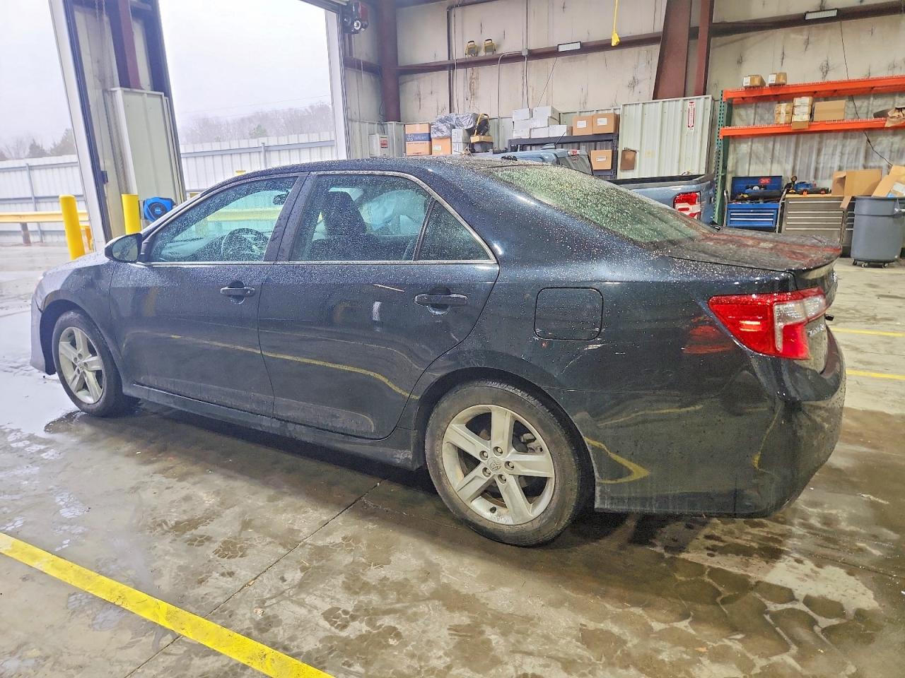 2013 TOYOTA CAMRY L photo 4