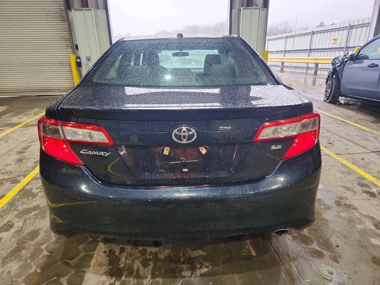 2013 TOYOTA CAMRY L photo 16