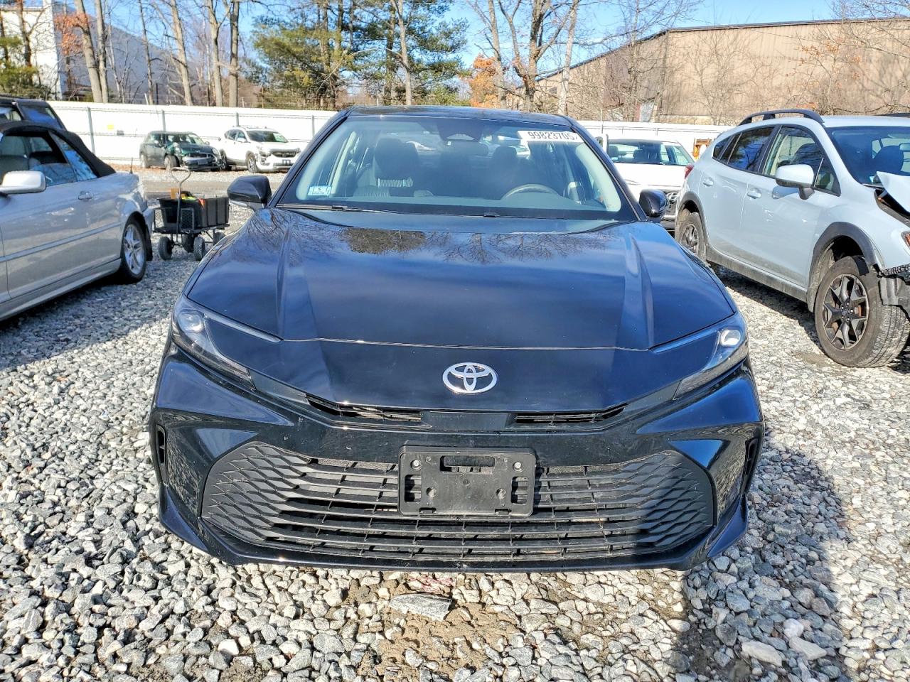 2025 TOYT CAMRY LE photo 5