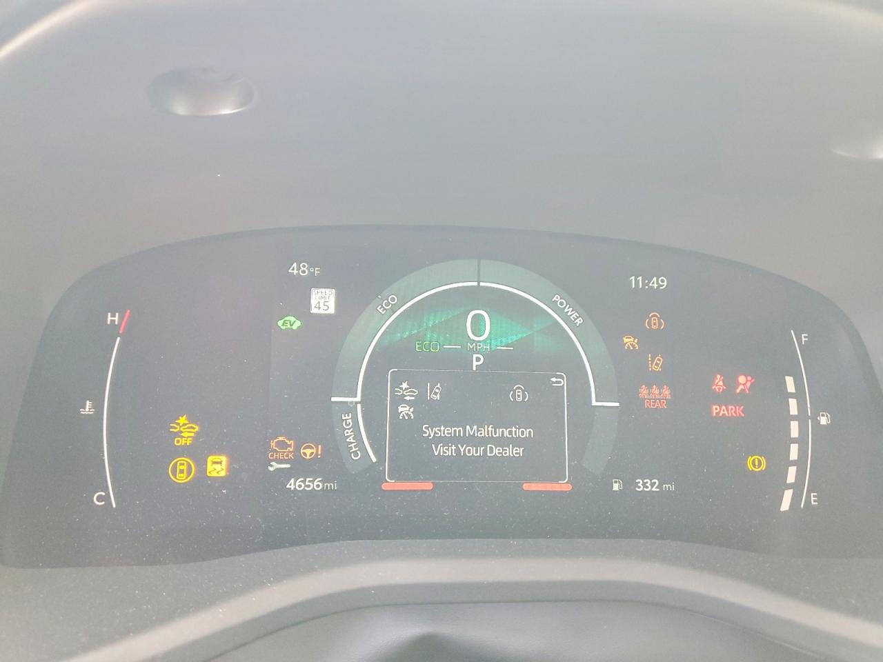 2025 TOYT CAMRY LE photo 9