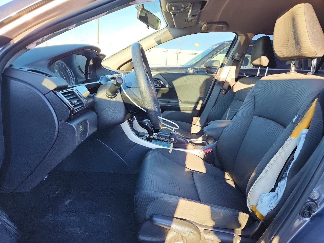 2017 HONDA ACCORD LX photo 7