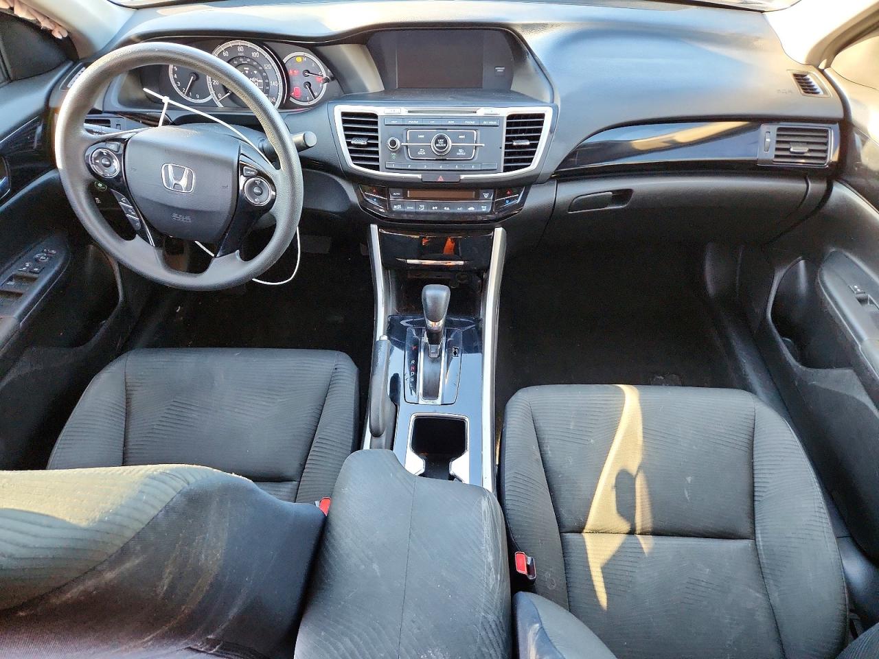 2017 HONDA ACCORD LX photo 8