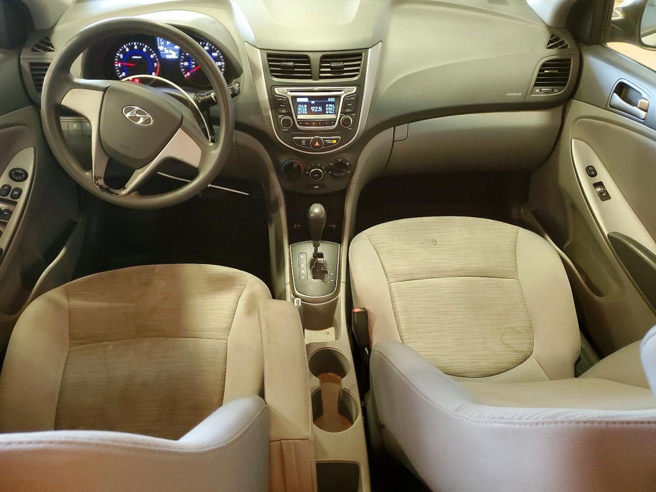 2016 HYUNDAI ACCENT SE photo 8