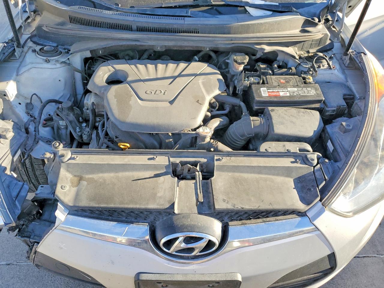 2013 HYUNDAI VELOSTER photo 11