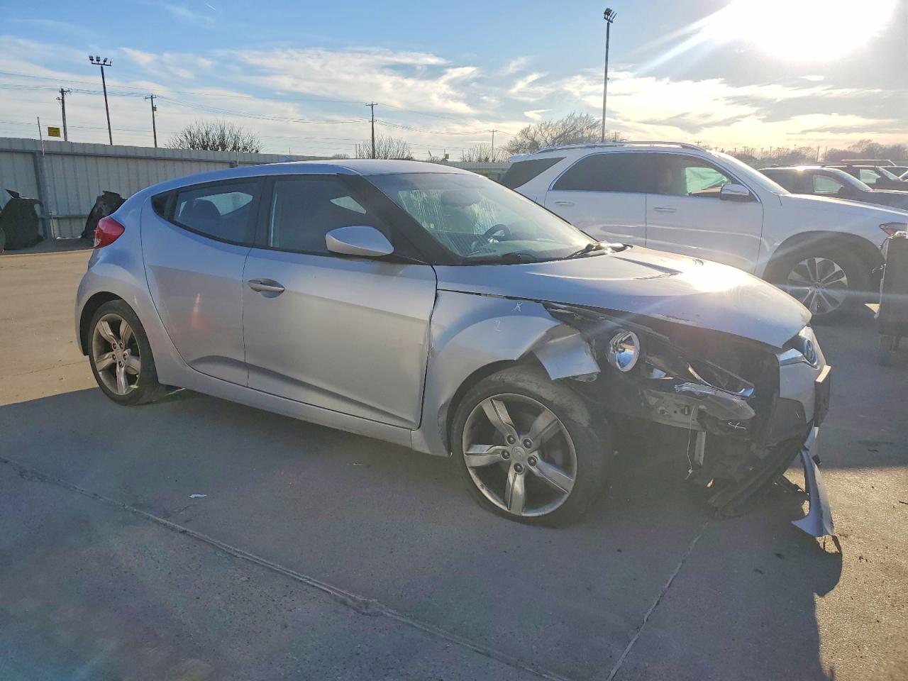 2013 HYUNDAI VELOSTER photo 4