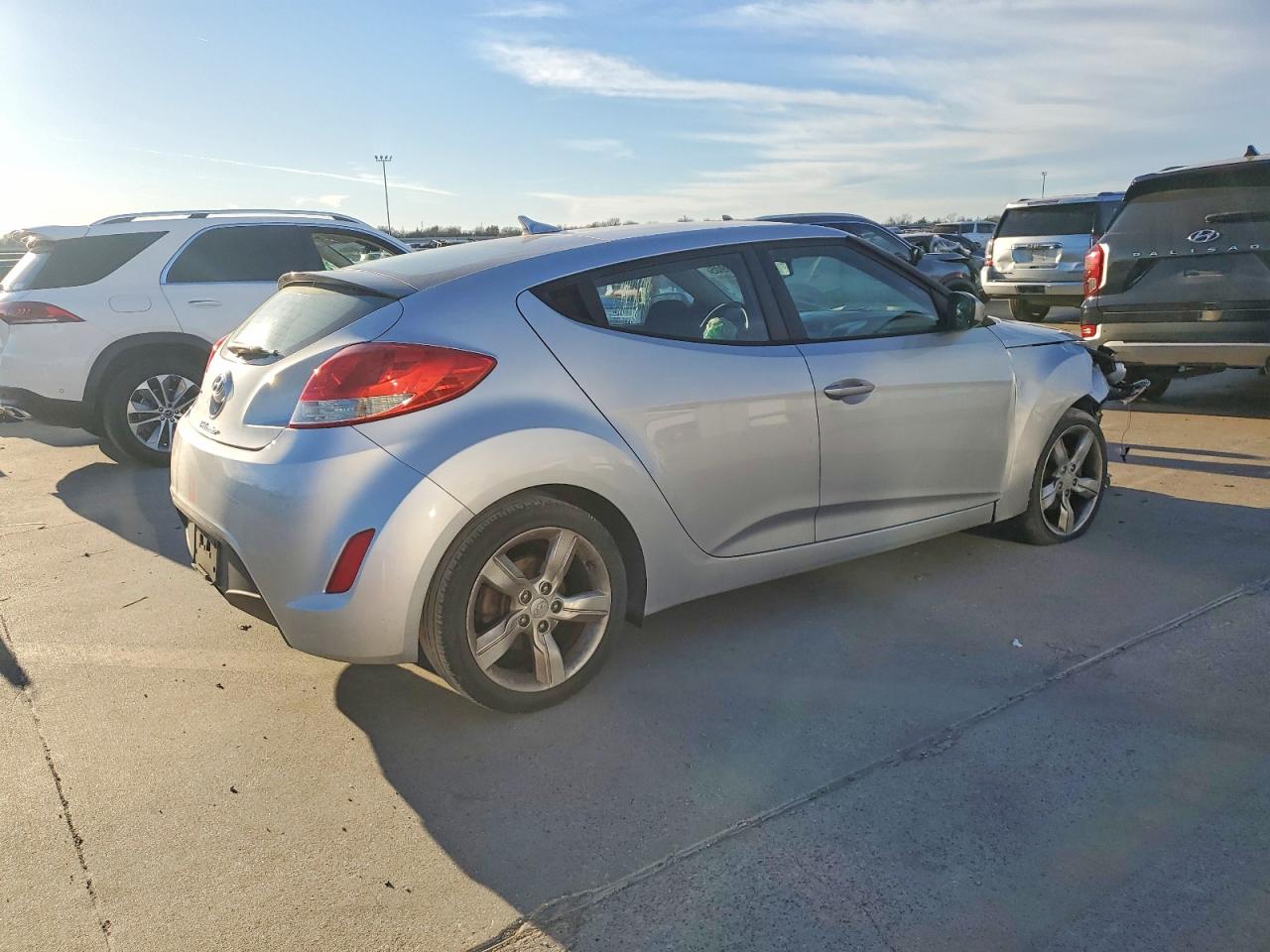 2013 HYUNDAI VELOSTER photo 3