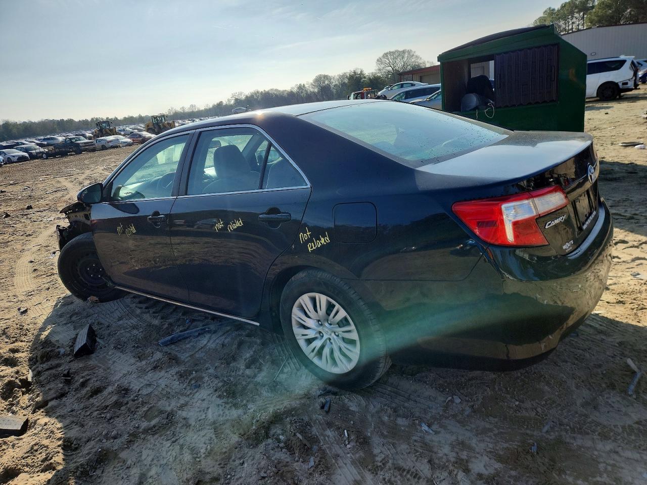 2012 TOYOTA CAMRY LE photo 2