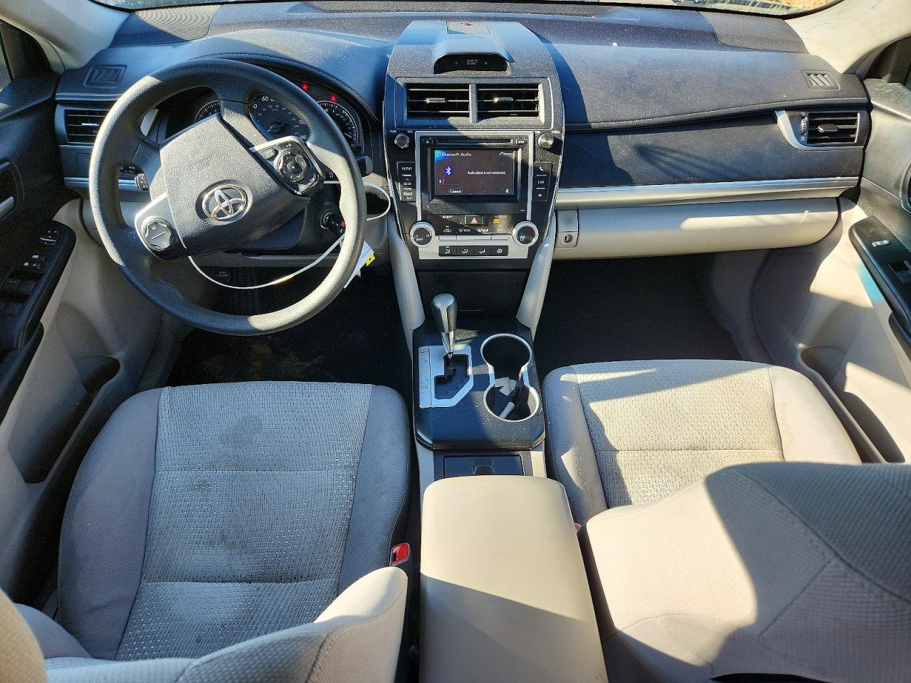 2012 TOYOTA CAMRY LE photo 8