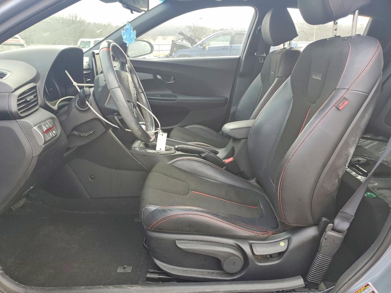 2019 HYUNDAI VELOSTER BASE photo 7