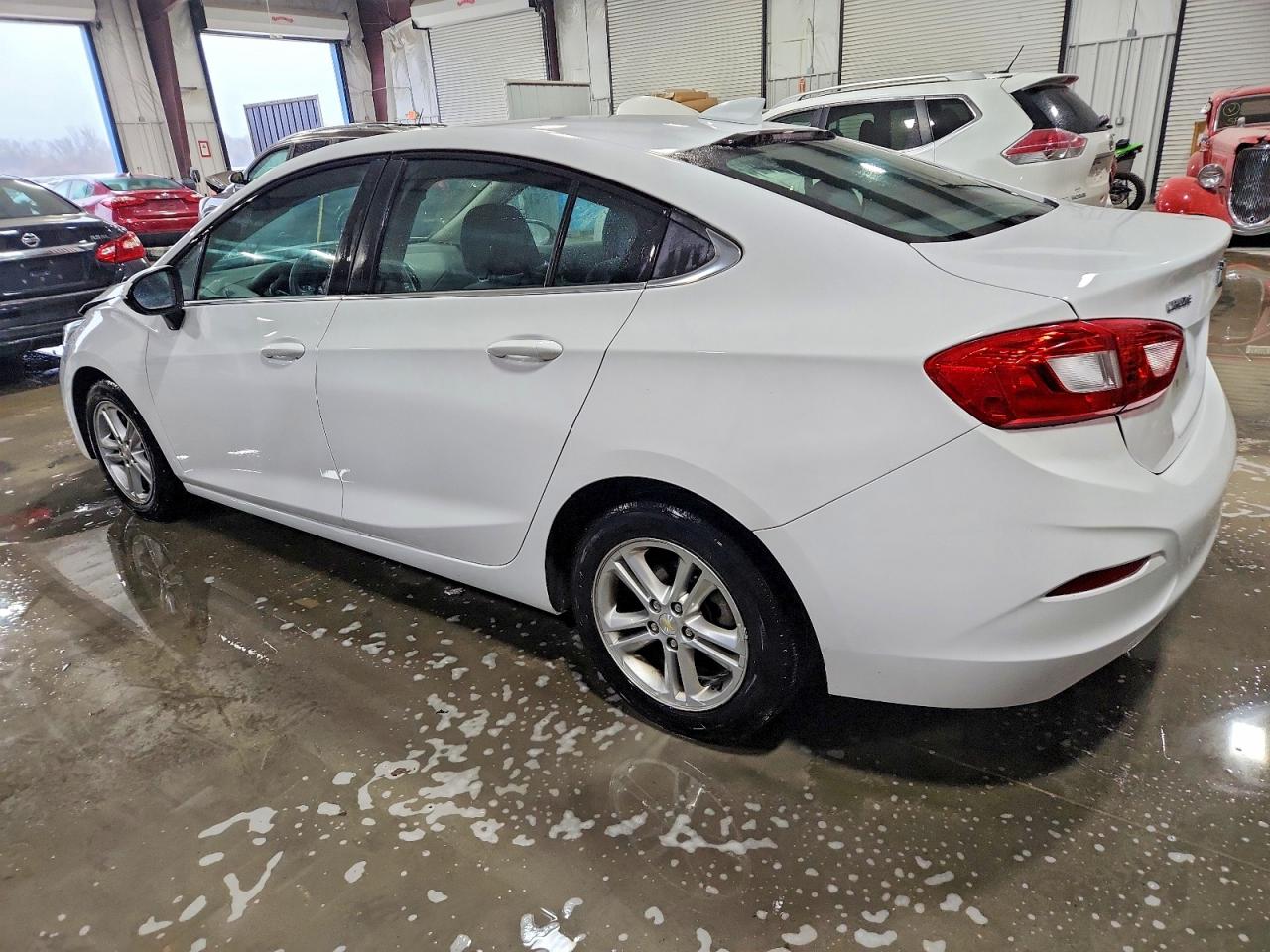 2017 CHEVROLET CRUZE LT photo 2