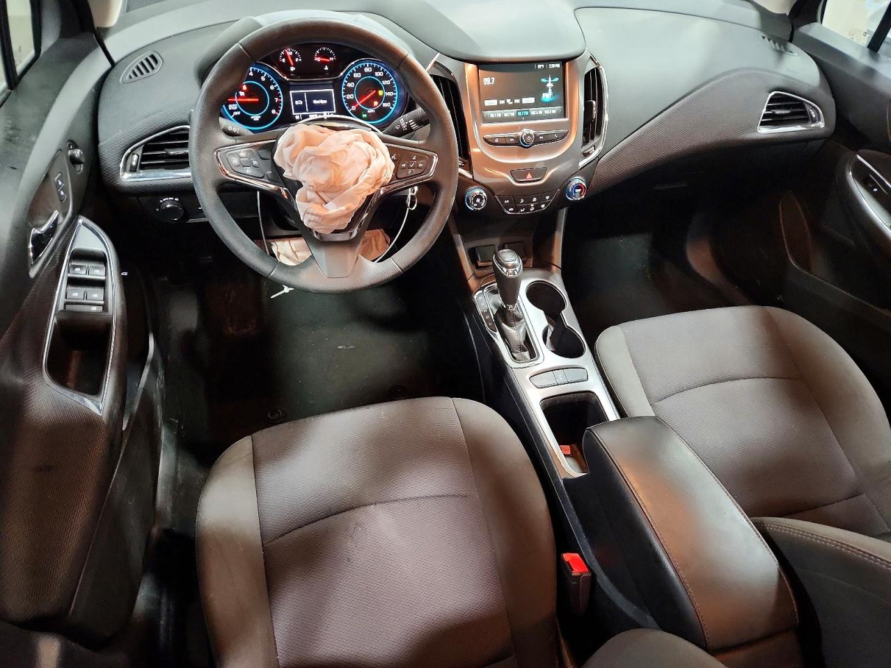 2017 CHEVROLET CRUZE LT photo 8