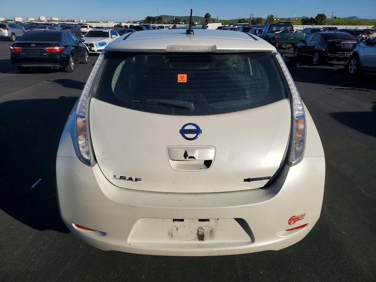 2016 NISSAN LEAF SV photo 11