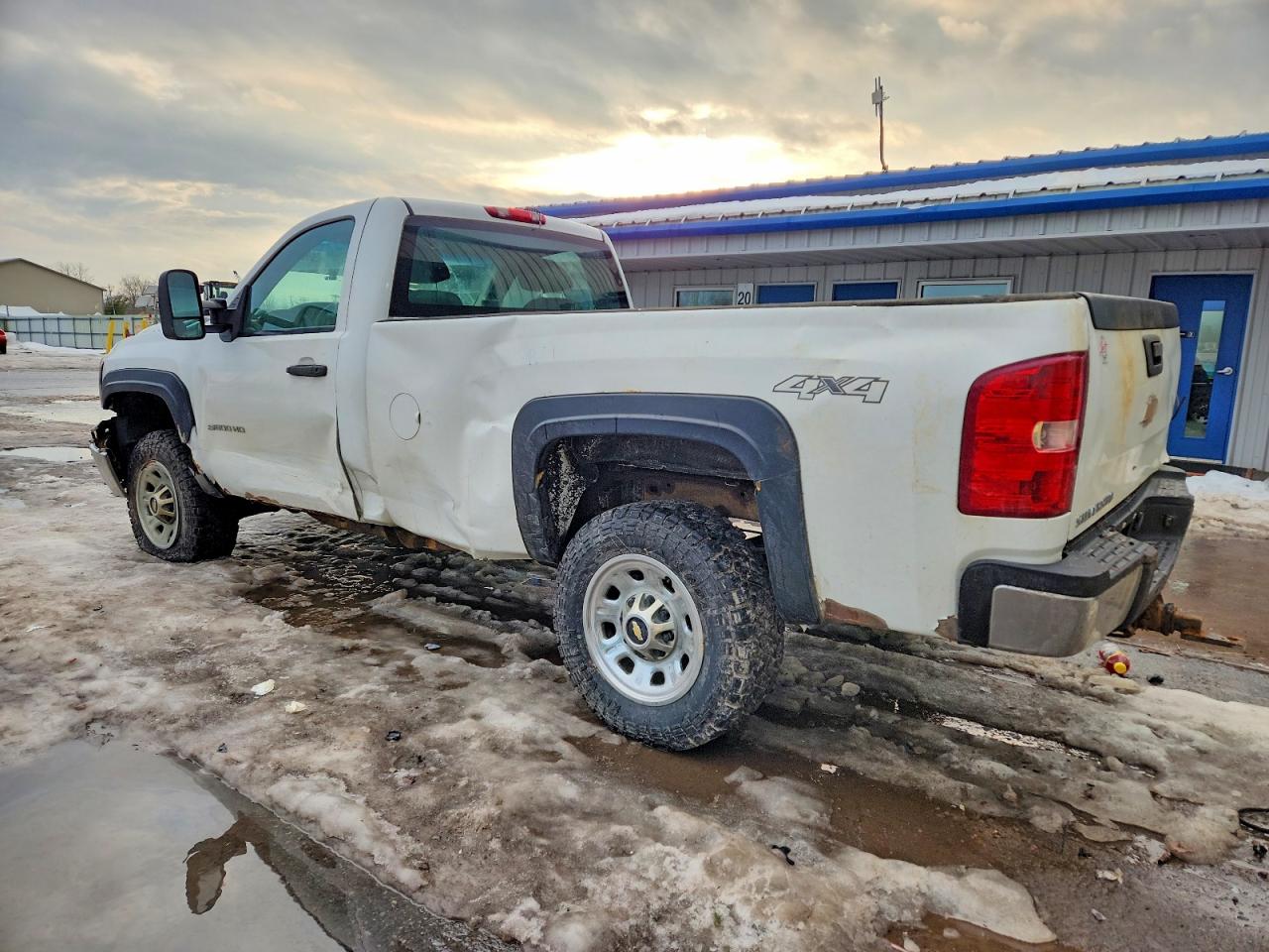 2014 CHEVROLET SILVERADO K3500 photo 2