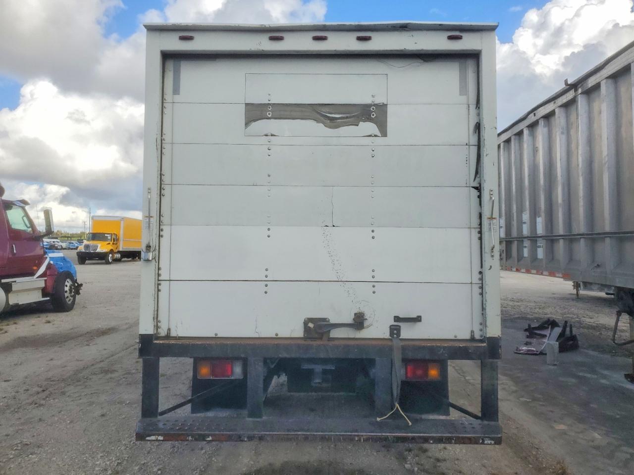 2016 ISUZU NPR - SEMI TRUCK photo 6