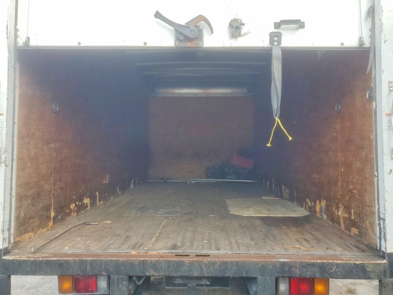 2016 ISUZU NPR - SEMI TRUCK photo 10
