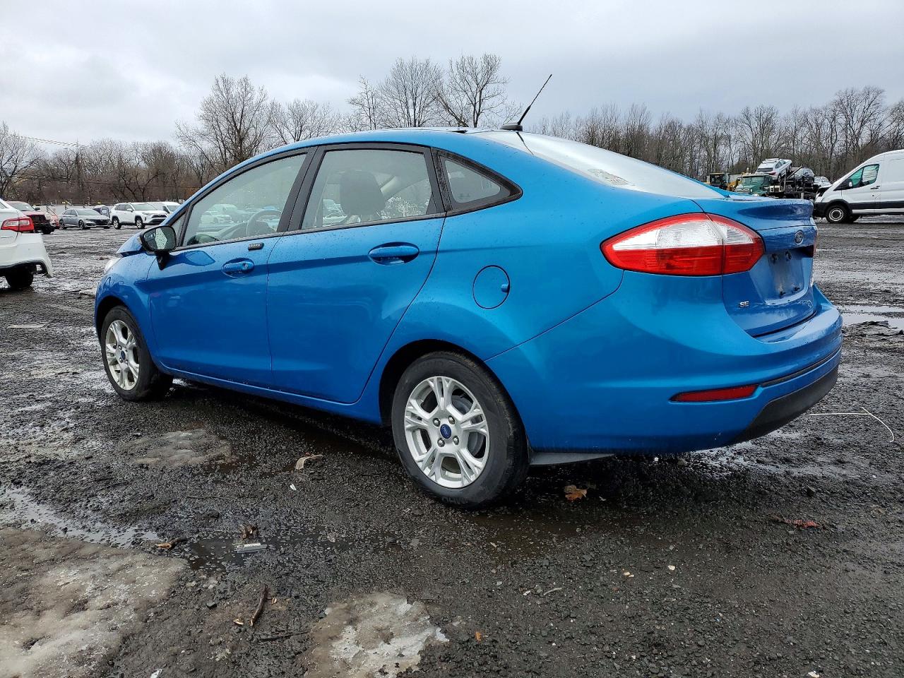 2016 FORD FIESTA SE photo 2
