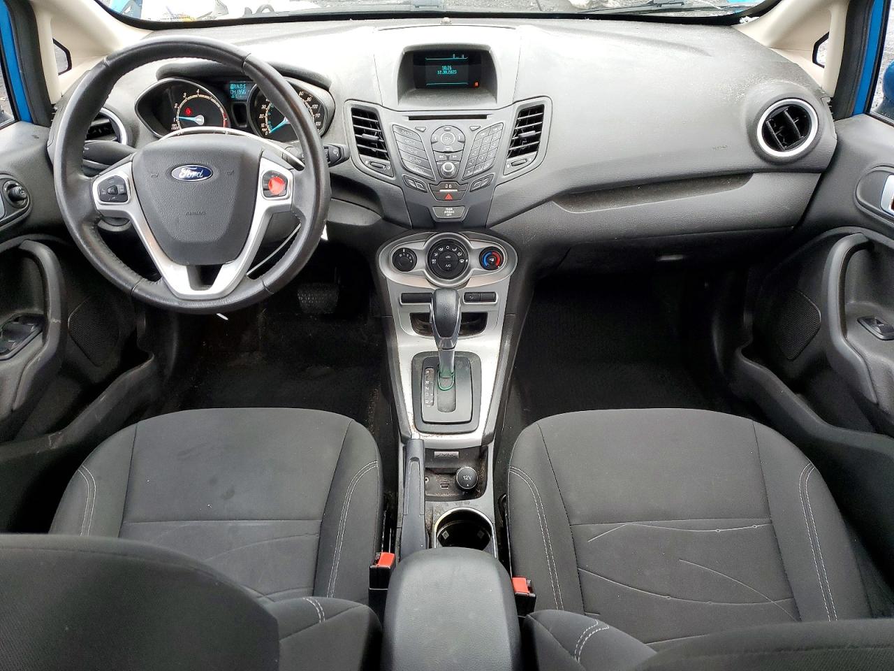2016 FORD FIESTA SE photo 8