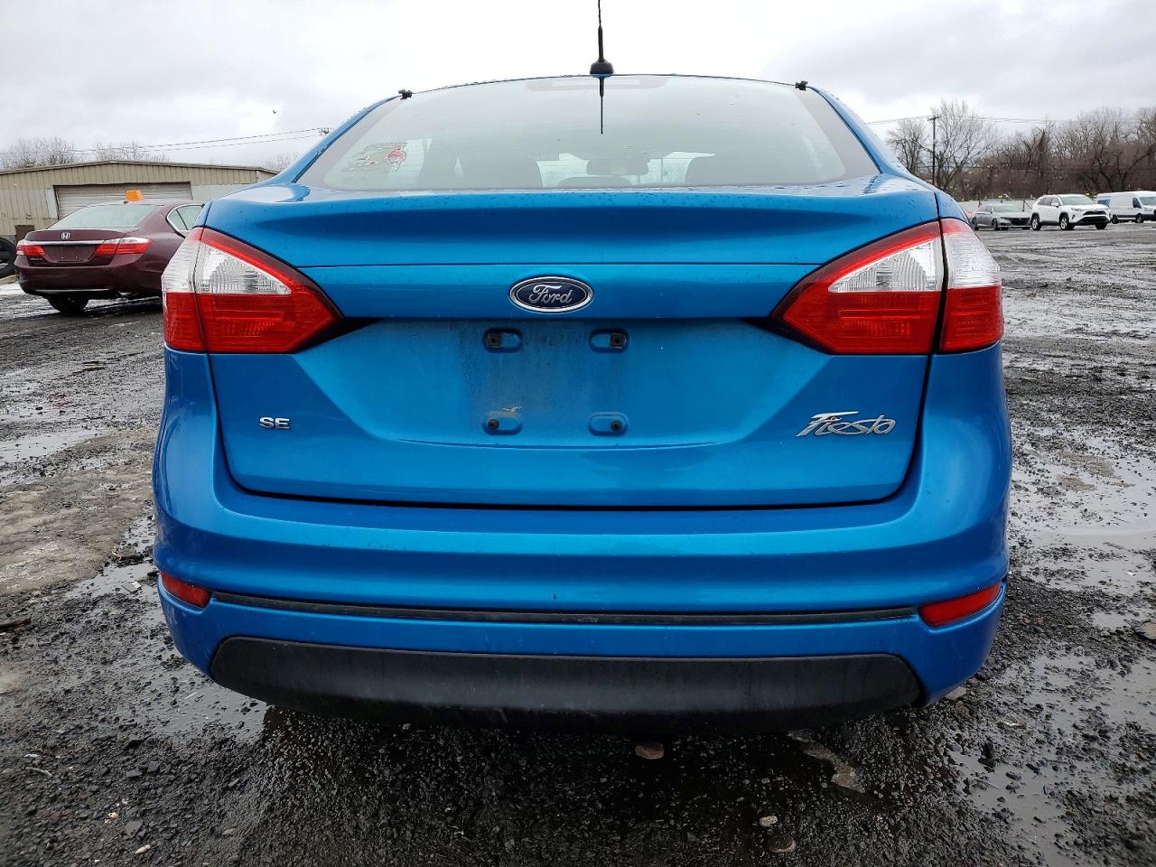 2016 FORD FIESTA SE photo 6