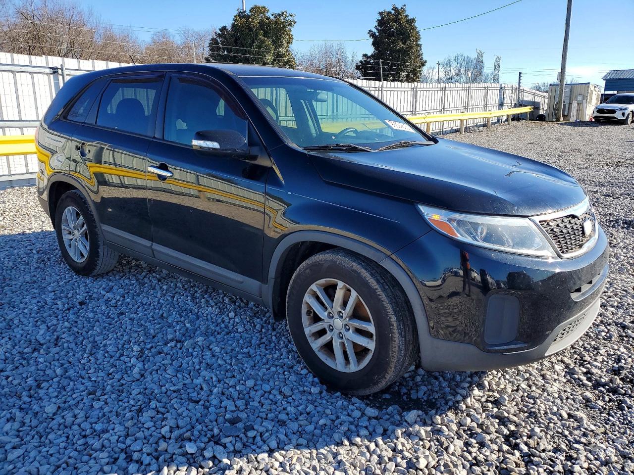 2015 KIA SORENTO LX photo 4