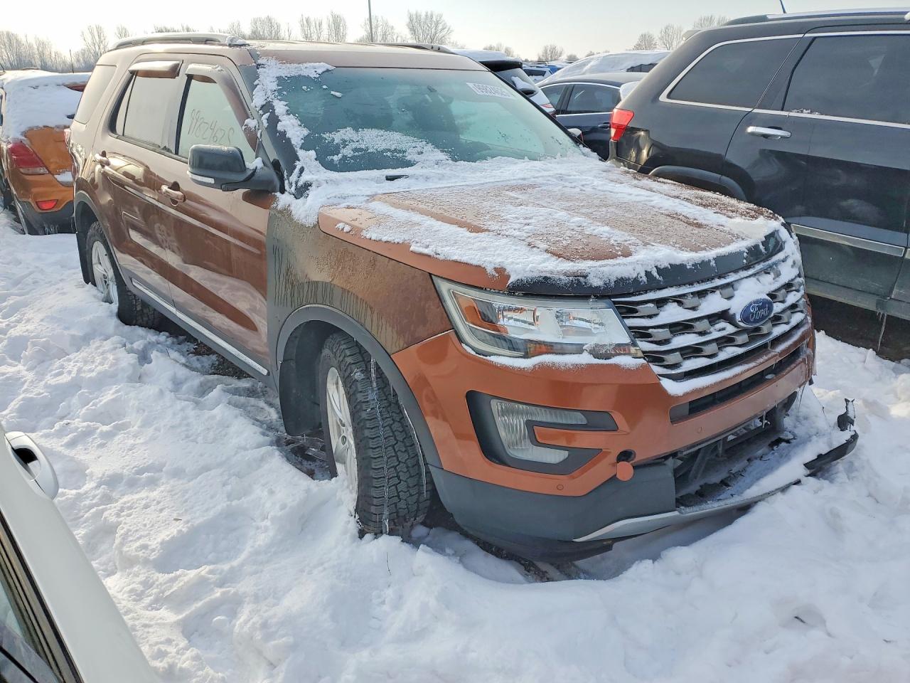 2017 FORD EXPLORER XLT photo 4