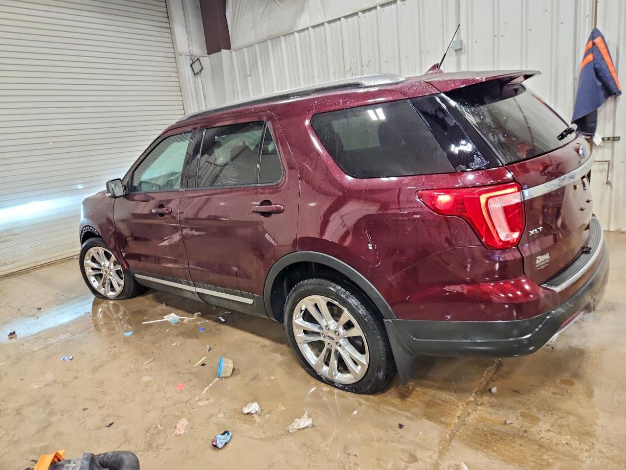 2018 FORD EXPLORER XLT photo 2