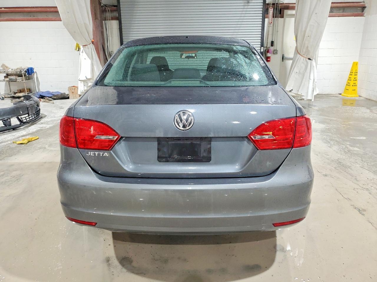 2011 VOLKSWAGEN JETTA BASE photo 6