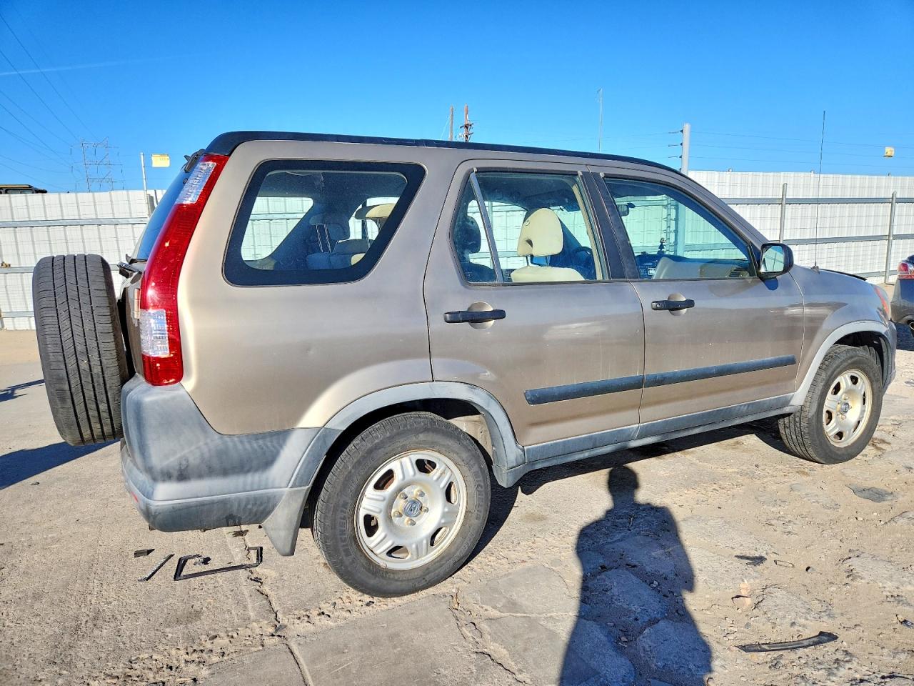 2005 HONDA CR-V LX photo 3